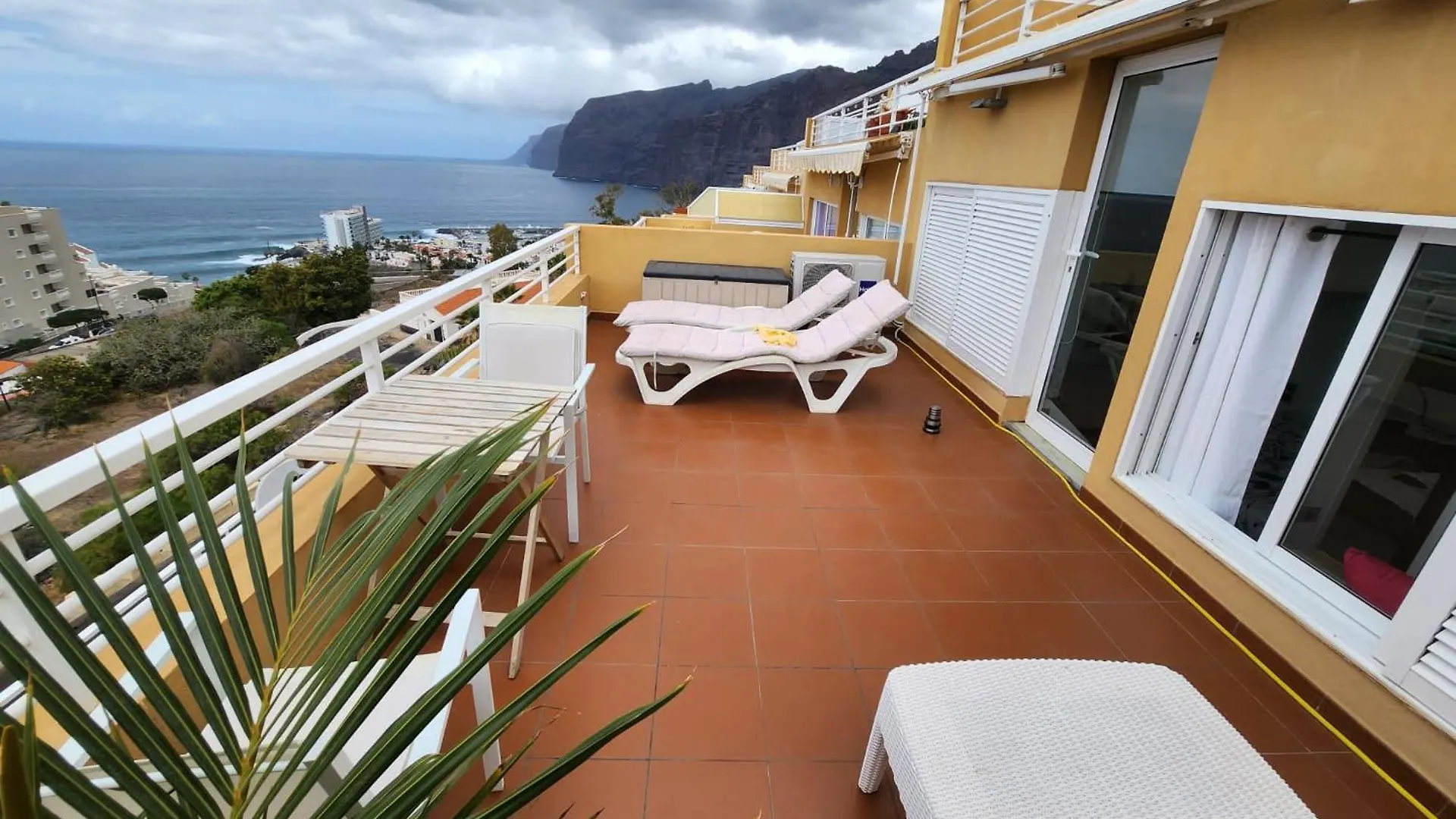 Апартаменты Los Gigantes,Huge Terrace,Sea View,Air Conditioning Пуэрто-де-Сантьяго